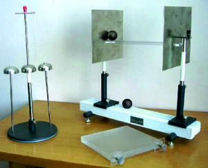 Демонстрационная установка «Конденсатор универсальный раздвижной»  - fgospostavki.ru - Сергиев Посад